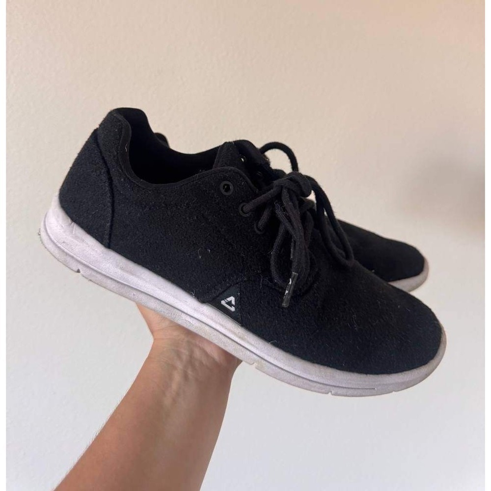 Cuater Travis Mathew The Daily Golf Sneaker 9.5 Black Wool Y2K Streetwear Preppy